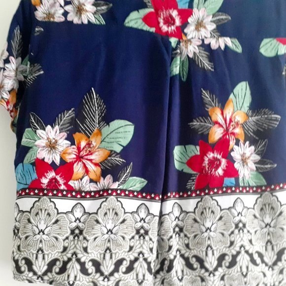 Hawaiian Style Two Toned Navy Gray Floral Short Sleeve Womens Button Shirt S-M - Picture 7 of 10